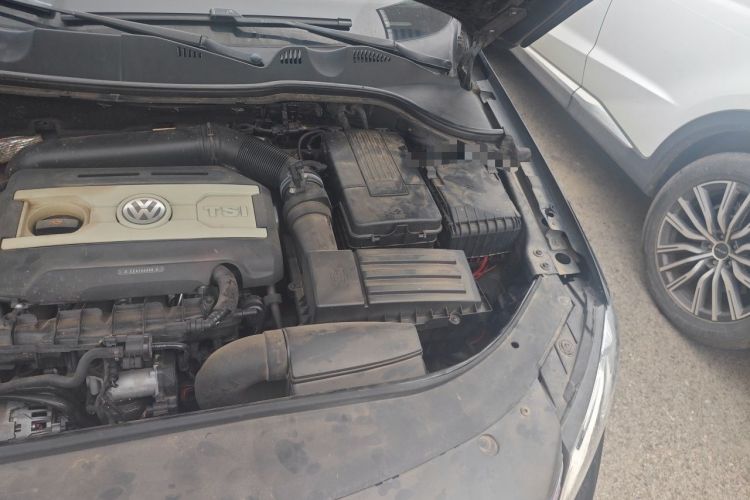 Used Volkswagen Magotan 2012 1.8TSI Luxury Model Engine Bay Left