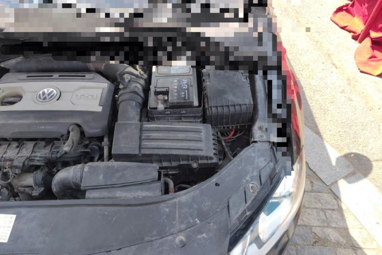 Used Volkswagen Magotan 2012 2.0 TSI Prestige Edition Engine Bay Left