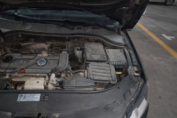 Used Volkswagen Magotan 2012 Revised 1.4 TSI Luxury Version Engine Bay Left