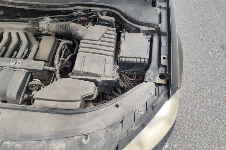 Used Volkswagen Magotan 2012 3.0 FSI Flagship Edition Engine Bay Left