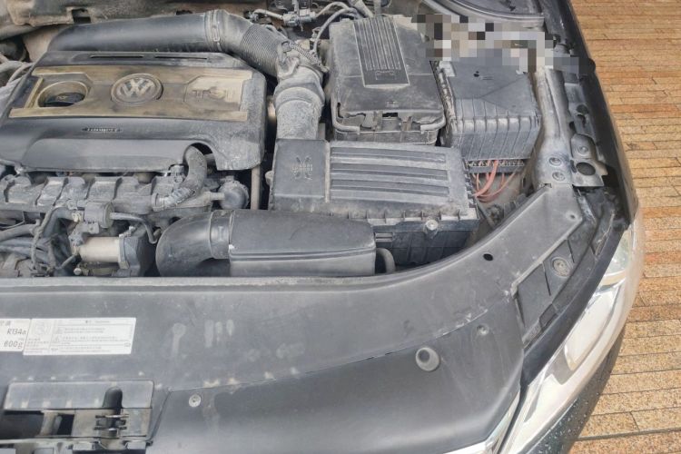Used Volkswagen Magotan 2012 Revised 1.8TSI Luxury Version Engine Bay Left