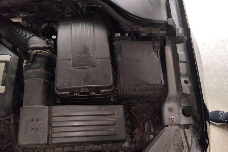 Used Volkswagen Magotan 2012 1.8TSI Luxury Model Engine Bay Left