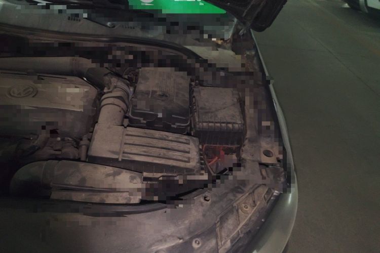 Used Volkswagen Magotan 2012 Revised Version 1.8TSI Leading Edition Engine Bay Left