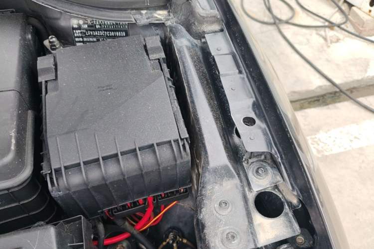 Used Volkswagen Magotan  Engine Bay Left