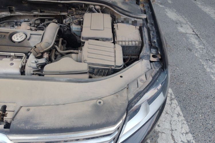 Used Volkswagen Magotan 2012 1.4TSI Luxury Model Engine Bay Left