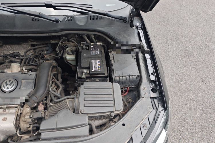 Used Volkswagen Magotan 2012 Revised 1.4 TSI Luxury Version Engine Bay Left