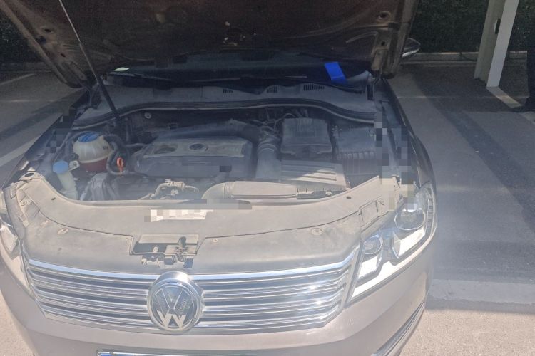 Used Volkswagen Magotan 2012 2.0 TSI Ultimate Edition Engine Bay Left