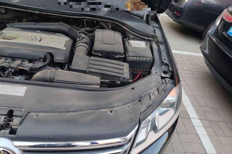 Used Volkswagen Magotan 2012 Revised 1.8TSI Luxury Version Engine Bay Left