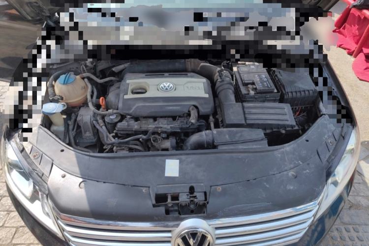 Used Volkswagen Magotan 2012 2.0 TSI Prestige Edition Engine Bay