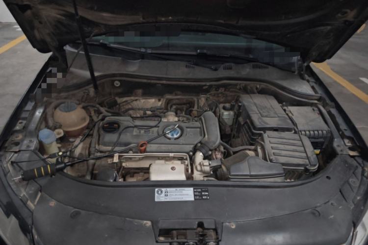 Used Volkswagen Magotan 2012 Revised 1.4 TSI Luxury Version Engine Bay