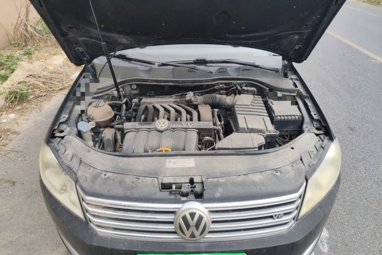 Used Volkswagen Magotan 2012 3.0 FSI Flagship Edition Engine Bay