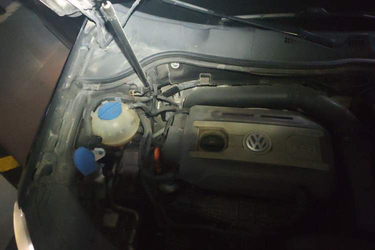 Used Volkswagen Magotan 2012 2.0 TSI Prestige Edition Engine Bay Right