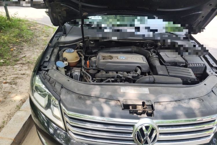 Used Volkswagen Magotan 2012 Revised 1.8TSI Luxury Version Engine Bay Right