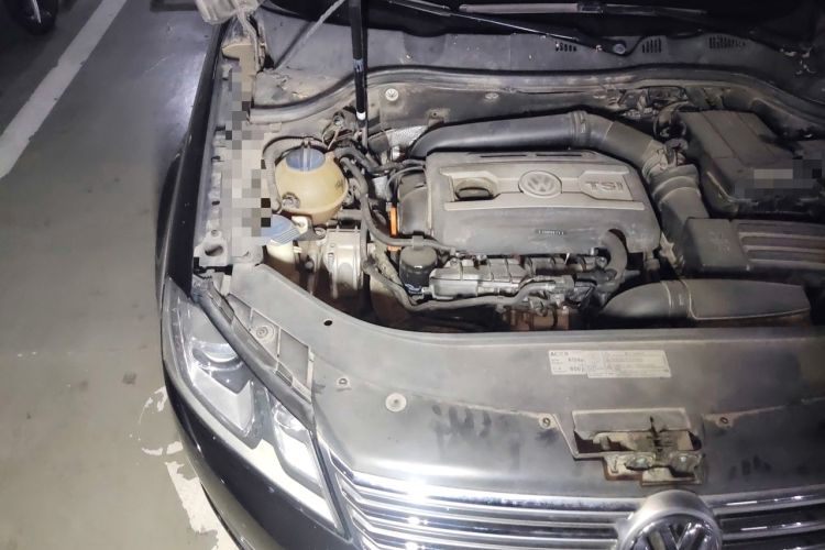 Used Volkswagen Magotan 2012 2.0 TSI Ultimate Edition Engine Bay Right
