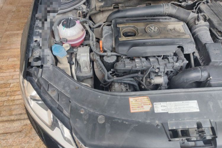 Used Volkswagen Magotan 2012 Revised 1.8TSI Luxury Version Engine Bay Right