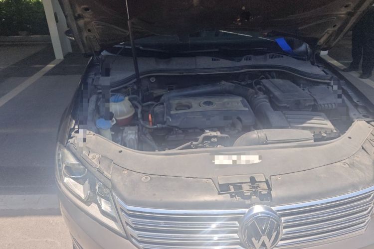 Used Volkswagen Magotan 2012 2.0 TSI Ultimate Edition Engine Bay Right