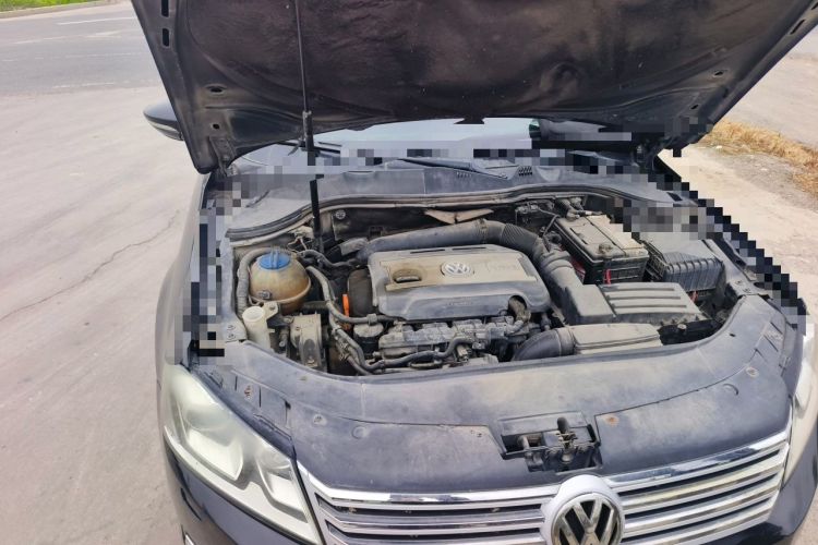 Used Volkswagen Magotan 2012 Facelift 1.8TSI Prestige Model Engine Bay Right