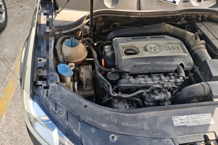 Used Volkswagen Magotan 2012 Revised 1.8TSI Luxury Version Engine Bay Right