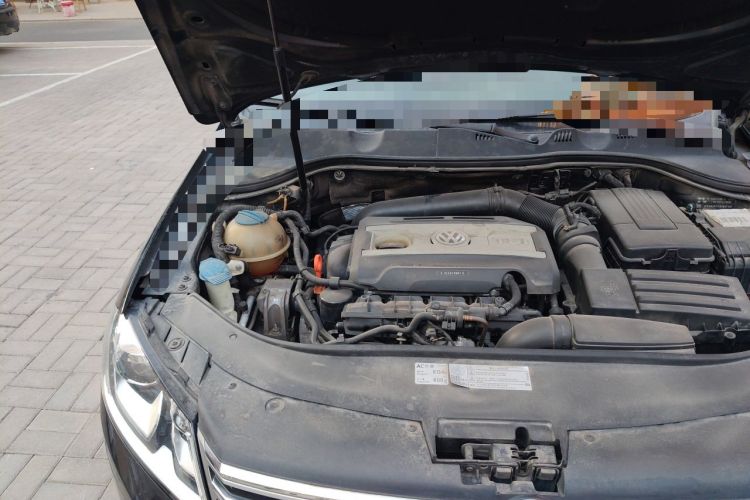 Used Volkswagen Magotan 2012 Revised 1.8TSI Luxury Version Engine Bay Right