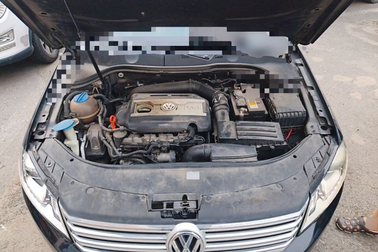 Used Volkswagen Magotan 2012 1.8TSI Luxury Model Engine Bay