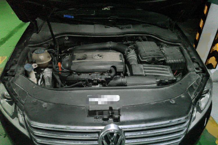 Used Volkswagen Magotan 2012 Revised 1.8TSI Luxury Version Engine Bay