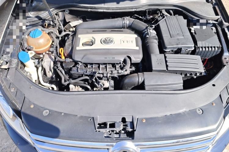 Used Volkswagen Magotan 2012 Revised 1.8TSI Luxury Version Engine Bay