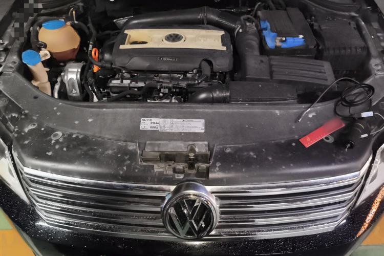Used Volkswagen Magotan 2012 Revised 1.8TSI Luxury Version Engine Bay