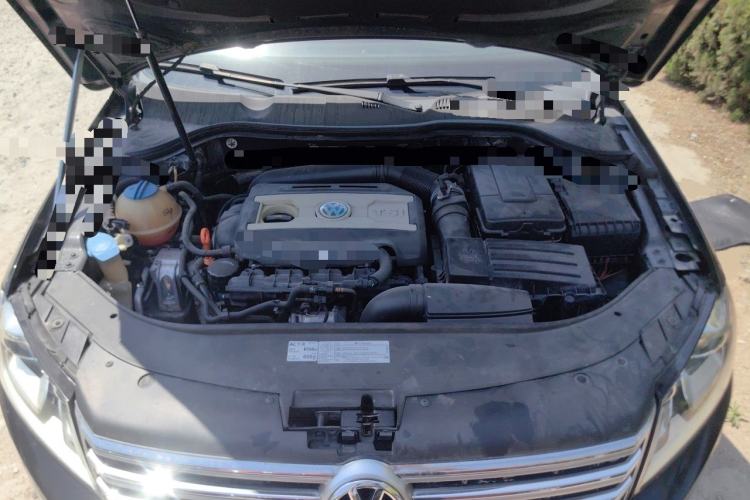 Used Volkswagen Magotan 2012 Facelift 2.0 TSI Prestige Model Engine Bay