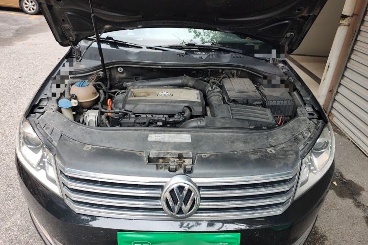 Used Volkswagen Magotan 2012 1.8TSI Prestige Model Engine Bay