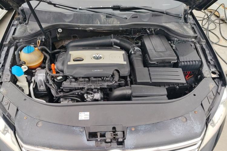 Used Volkswagen Magotan  Engine Bay