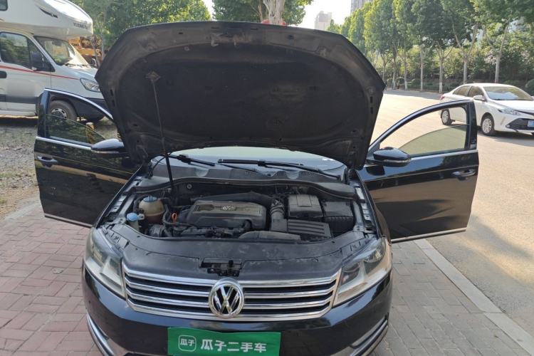 Used Volkswagen Magotan 2012 Revised Version 1.8TSI Leading Edition Engine Bay