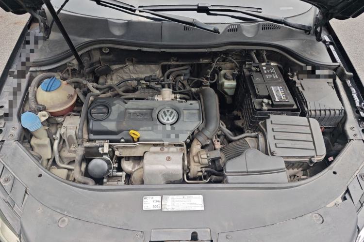 Used Volkswagen Magotan 2012 Revised 1.4 TSI Luxury Version Engine Bay