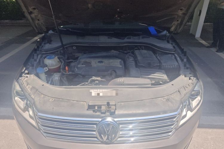 Used Volkswagen Magotan 2012 2.0 TSI Ultimate Edition Engine Bay