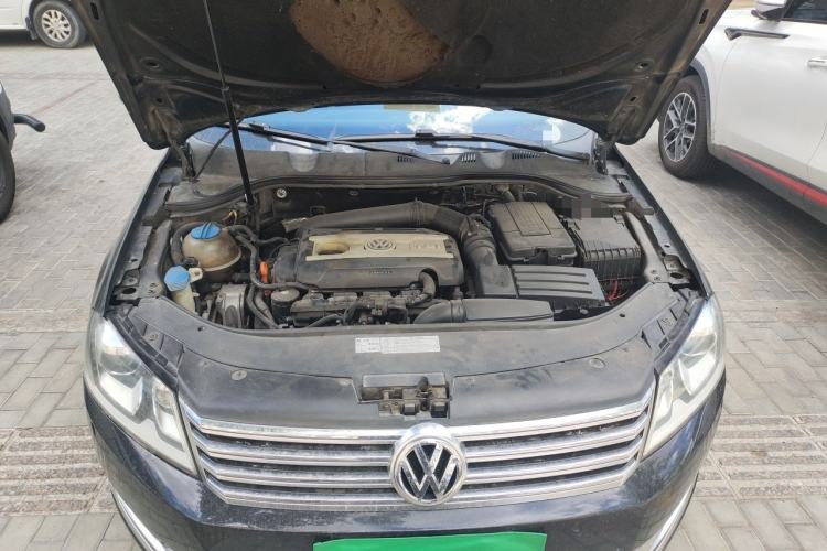 Used Volkswagen Magotan 2012 1.8TSI Luxury Model Engine Bay