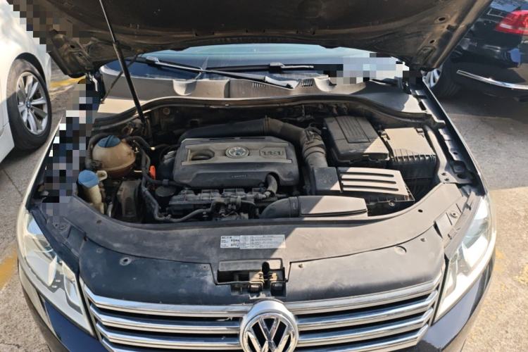 Used Volkswagen Magotan 2012 Revised 1.8TSI Luxury Version Engine Bay