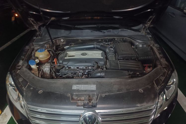 Used Volkswagen Magotan 2012 1.8TSI Prestige Model Engine Bay