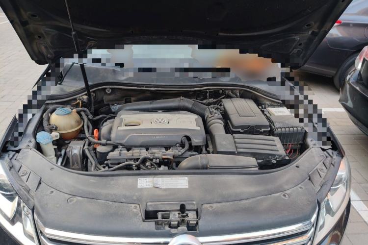 Used Volkswagen Magotan 2012 Revised 1.8TSI Luxury Version Engine Bay