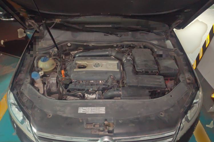 Used Volkswagen Magotan 2012 Revised 1.8TSI Luxury Version Engine Bay