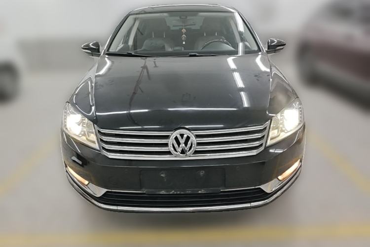 Used Volkswagen Magotan 2012 Revised Version 2.0 TSI Supreme Edition Front