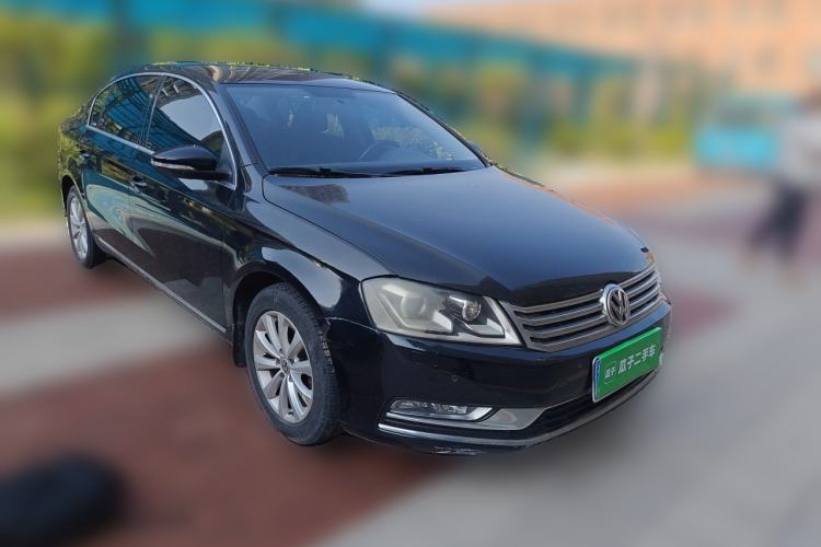Used Volkswagen Magotan 2012 1.8TSI Luxury Model Front Right 45 Deg