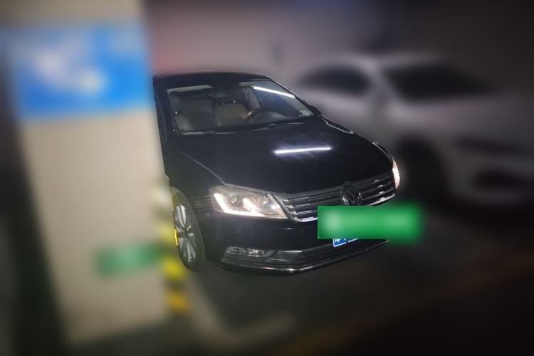 Used Volkswagen Magotan 2012 2.0 TSI Prestige Edition Front Right 45 Deg