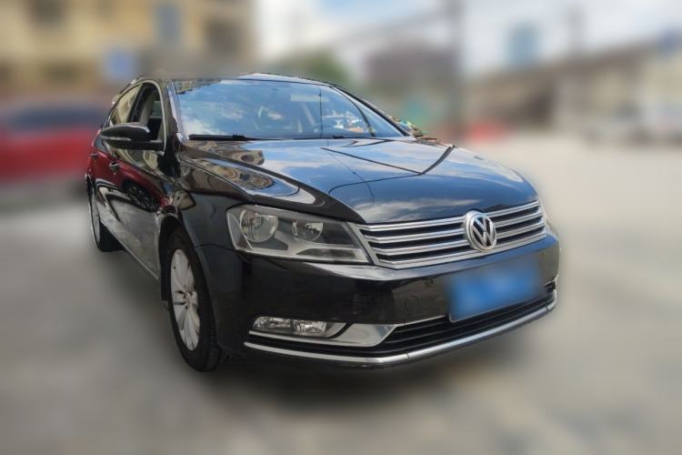 Used Volkswagen Magotan 2012 Revised Version 1.8TSI Leading Edition Front Right 45 Deg