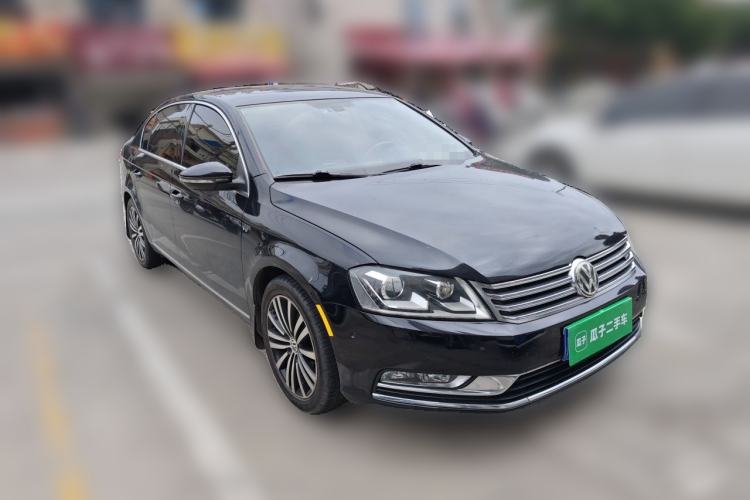 Used Volkswagen Magotan 2012 3.0 FSI Flagship Edition Front Right 45 Deg