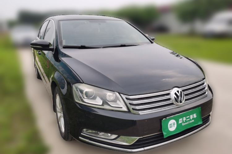 Used Volkswagen Magotan 2012 1.8TSI Luxury Model Front Right 45 Deg