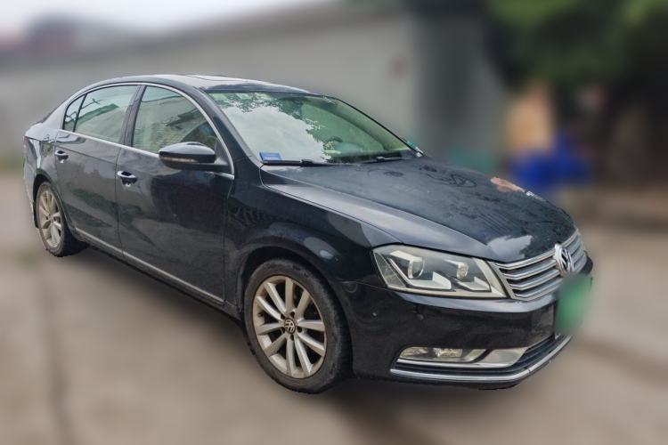 Used Volkswagen Magotan 2012 1.8TSI Prestige Model Front Right 45 Deg