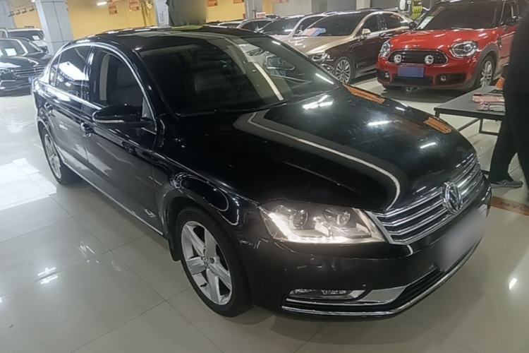 Used Volkswagen Magotan 2012 Facelift 2.0 TSI Prestige Model Front Right 45 Deg