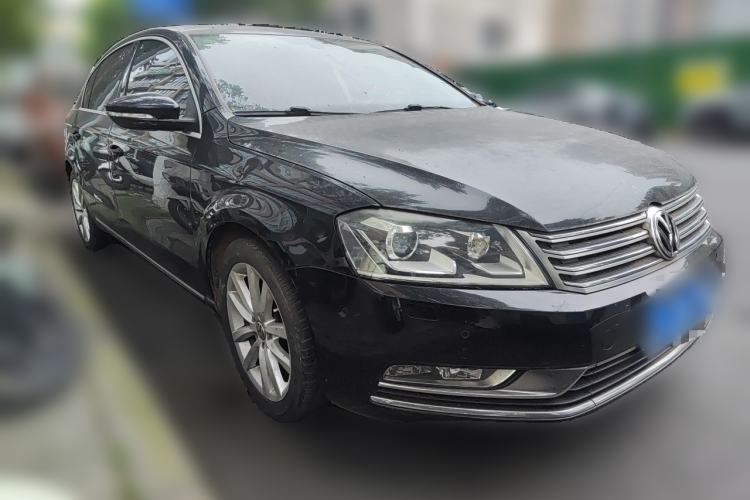 Used Volkswagen Magotan 2012 Facelift 1.8TSI Prestige Model Front Right 45 Deg