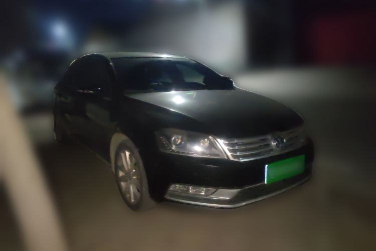 Used Volkswagen Magotan 2012 Facelift 1.8TSI Prestige Model Front Right 45 Deg