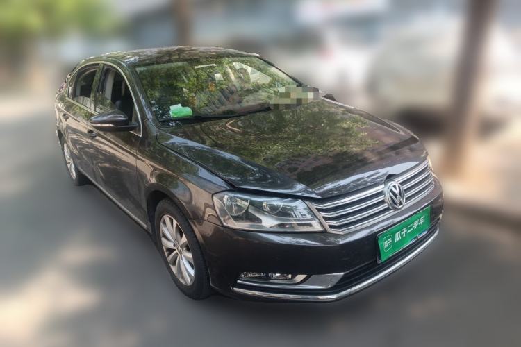 Used Volkswagen Magotan 2012 Revised Version 1.8TSI Leading Edition Front Right 45 Deg