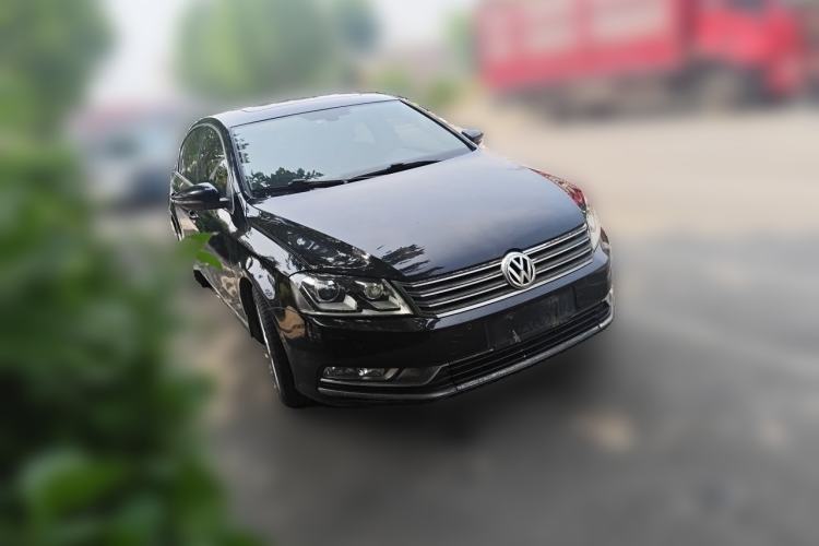 Used Volkswagen Magotan 2012 Facelift 2.0 TSI Prestige Model Front Right 45 Deg